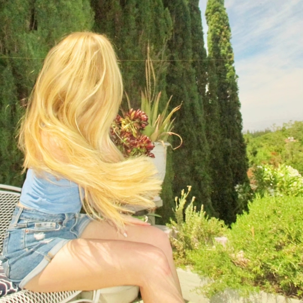 Meet your Posher, Caitlin